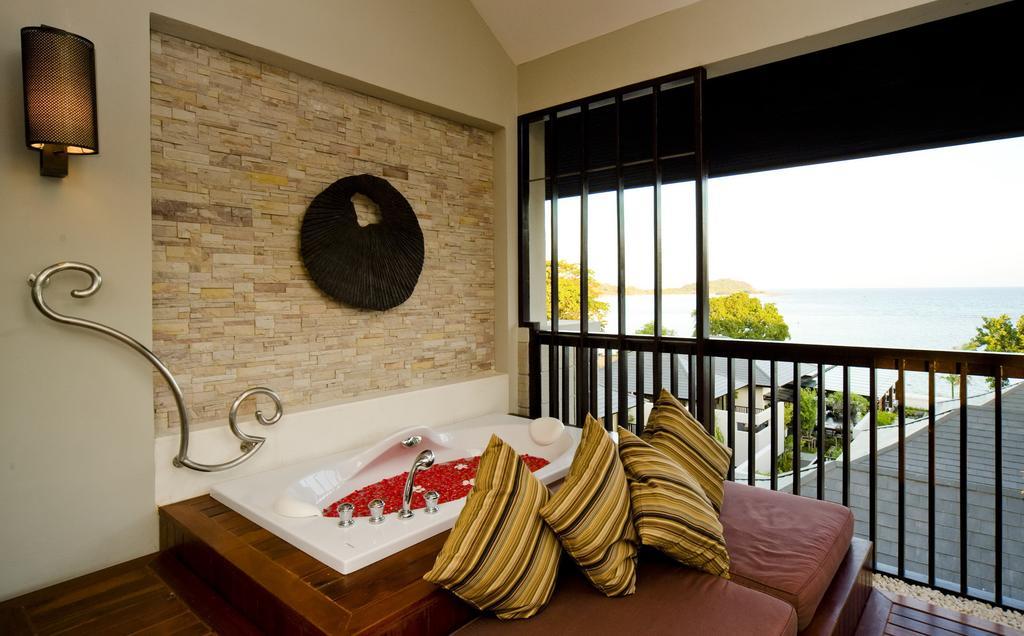 Luxury Suite Spa Bath,927037144:JPEG
